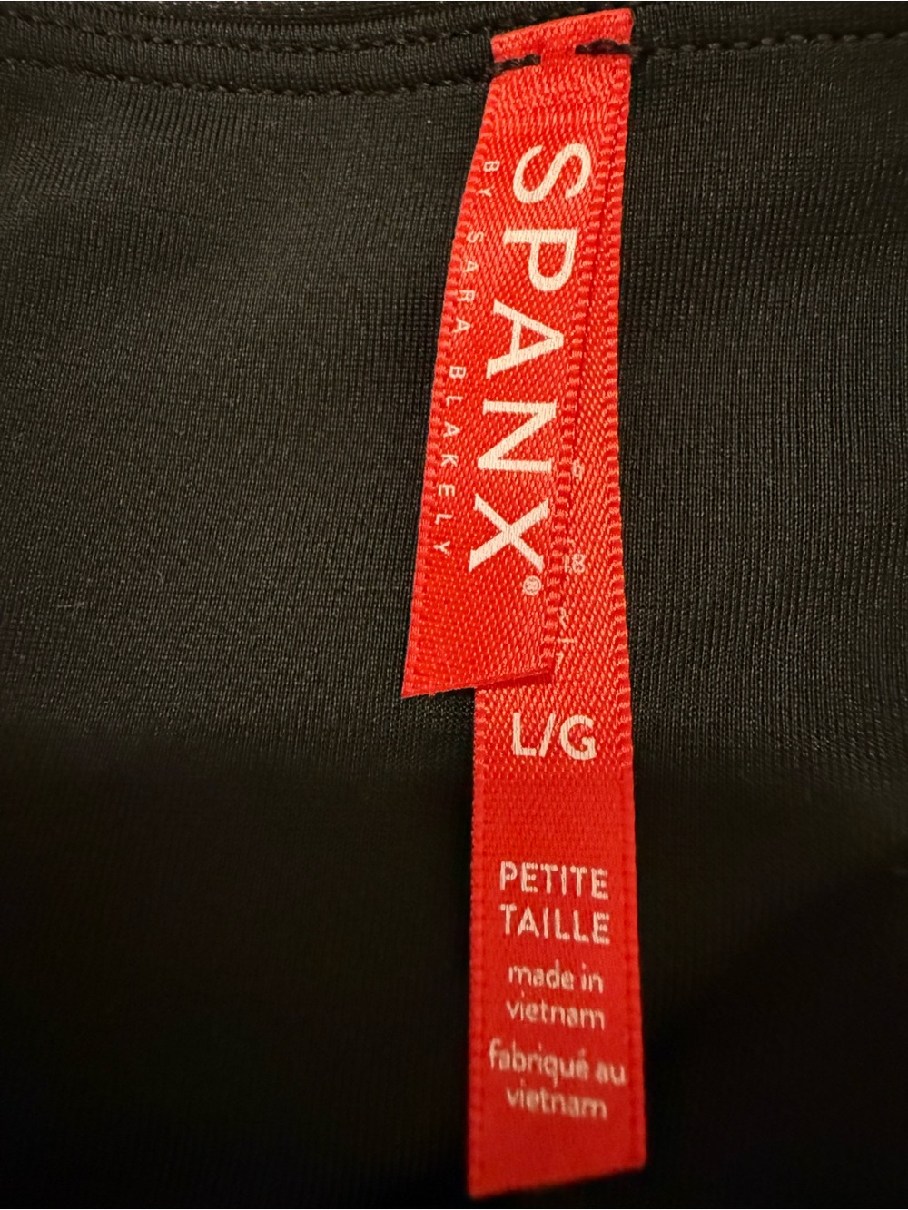 SPANX Black with Red Tag High-Rise Legging Detail - Picture 3 of 3
